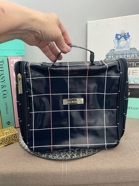 ✨Isaac Mizrahi Black Toiletry Bag with White and Red Grid✨NWT